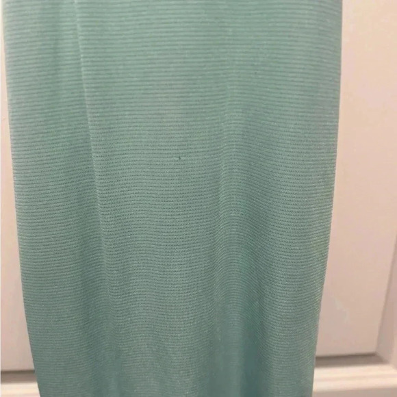 Lululemon Run Off-Route Tank
Heathered Washed Marsh / Washed Marsh - Picture 5 of 8